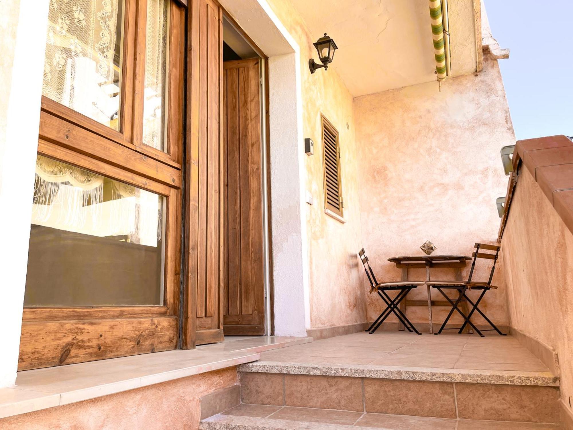 Nuovo Appartamento Ristrutturato In Corte Interna La Maddalena  Exterior photo